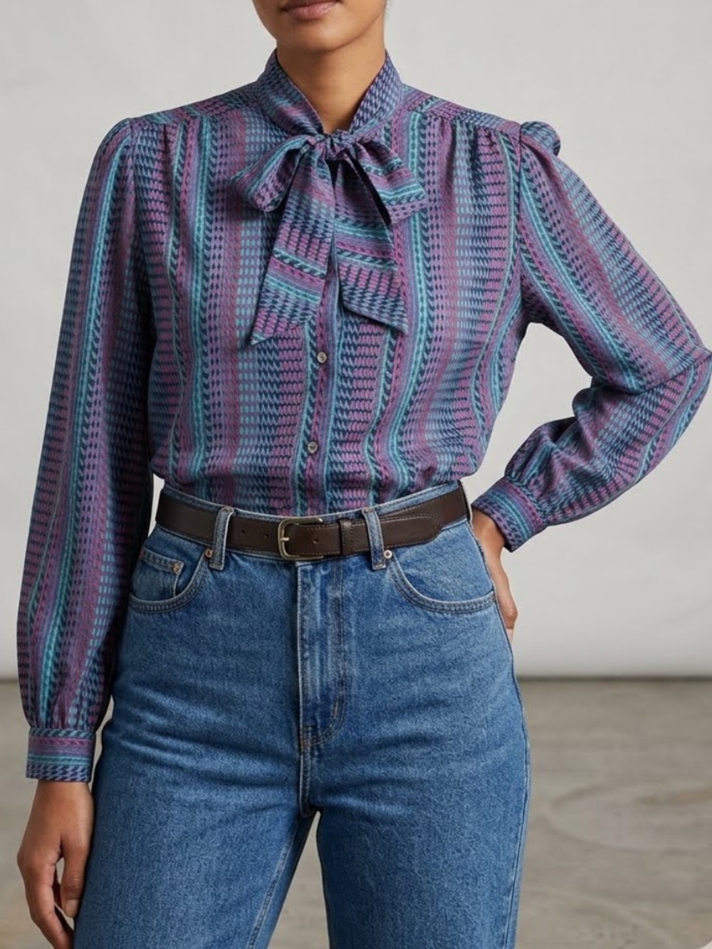 VINTAGE 60’s / 70’s ILGWU Union Made Tie Neck Buttoned Blouse XL RARE